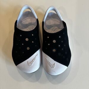 Nike Kids Black and White Water Shoes